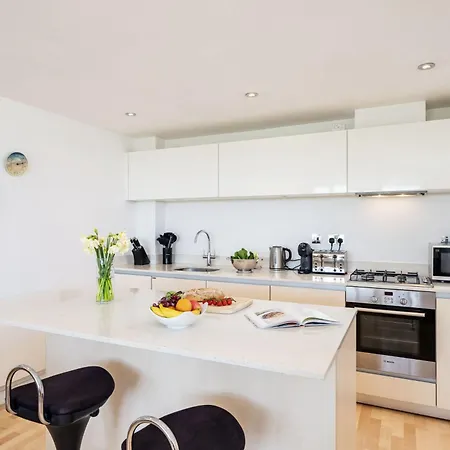 Surfside 34 Zinc In Newquay Holiday home