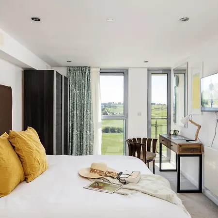 Surfside 34 Zinc In Newquay *